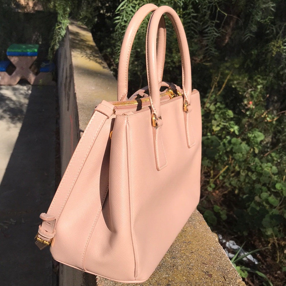 Authentic Prada Saffiano Lux Double Zip Tote - Picture 3 of 11
